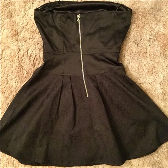 Cute little black dress! LBD NWT - Picture 3 of 3